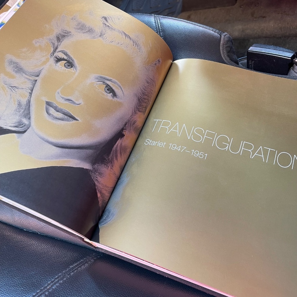 Metamorphosis Marilyn Monroe Glamour Photo Book - Picture 2 of 6